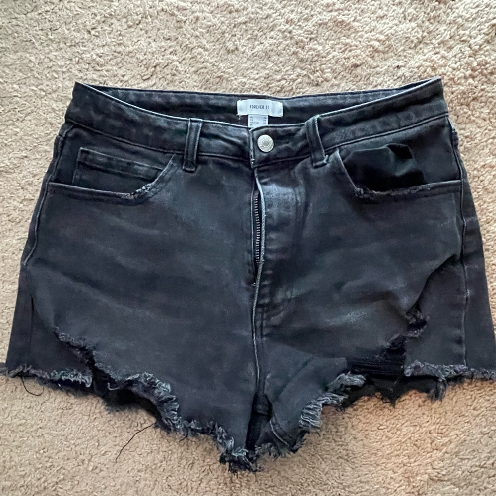 Black size women’s 29 black forever 21 jean shorts